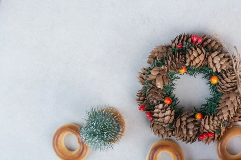 A Christmas to Remember: A Comparison of Various Artificial Christmas Wreath Materials