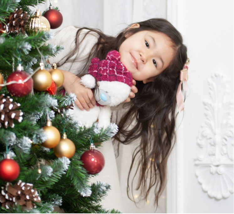 The Benefits of Choosing Artificial Christmas Trees for Your Upcoming Holiday Celebrations